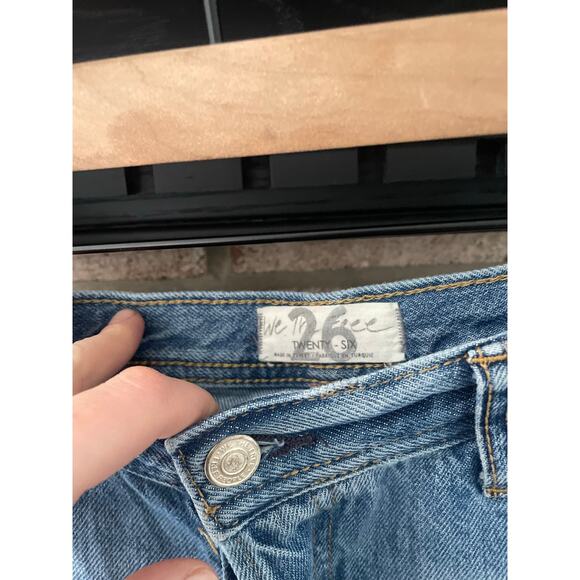 Free People Maggie Ripped Crop Baggy Jeans Size 26 Busted Knee Distressed - Picture 10 of 10